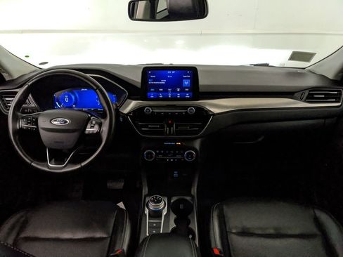 Certified 2022 Ford Escape Titanium w/ Class II Trailer Tow Package image 14