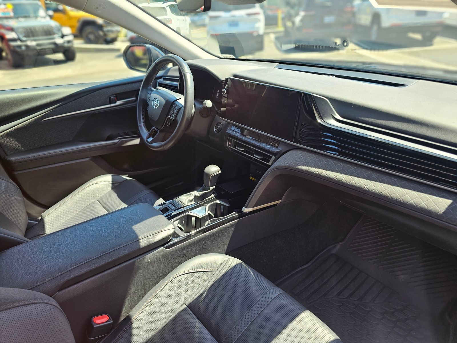 Used 2025 Toyota Camry XLE FWD image 29