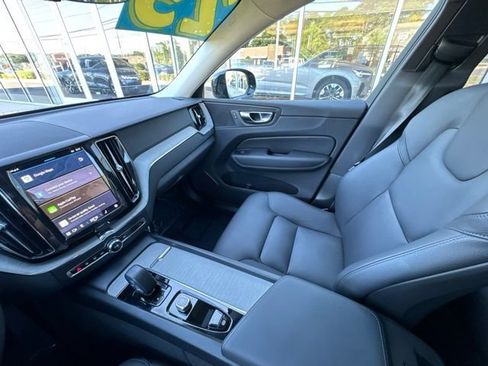 Used 2025 Volvo XC60 B5 Plus AWD/4WD image 22
