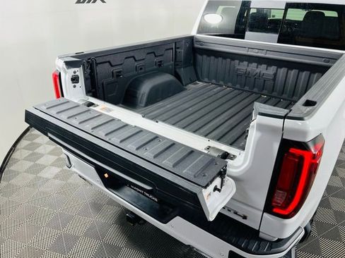 Used 2025 GMC Sierra 1500 AT4 w/ AT4 Premium Package image 5