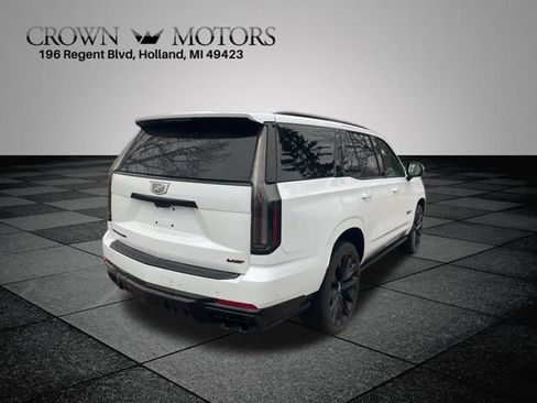 Used 2026 Cadillac Escalade V image 3