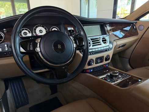 Used 2014 Rolls-Royce Wraith image 40