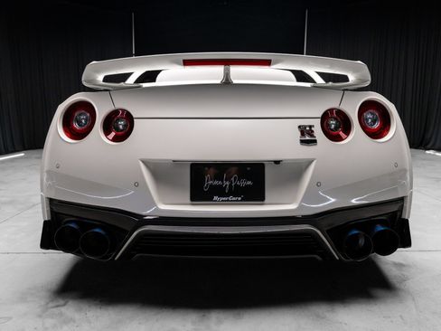Used 2020 Nissan GT-R Premium AWD/4WD image 39