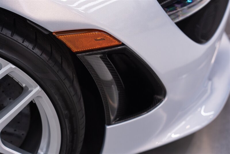 Used 2024 McLaren 750S Spider RWD image 24