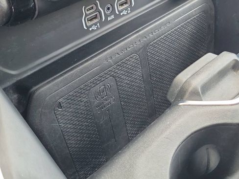 Used 2025 RAM 1500 Laramie AWD/4WD image 31