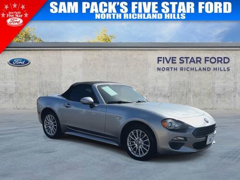 Used 2017 FIAT 124 Spider Classica image 2