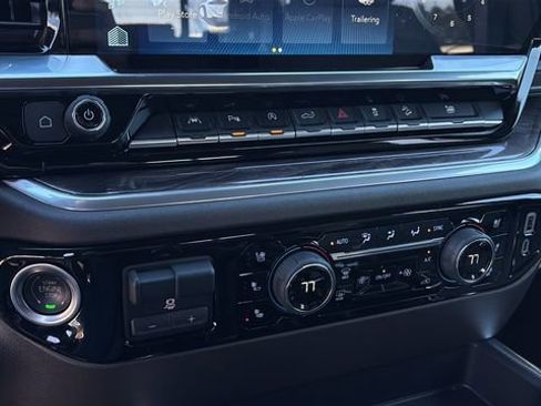 Used 2025 Chevrolet Silverado 1500 LTZ w/ LTZ Premium Package image 31