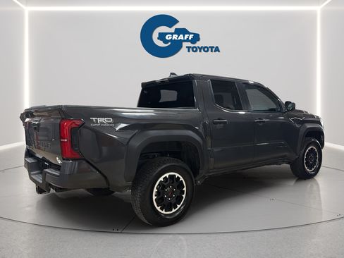 Used 2025 Toyota Tacoma TRD Off-Road AWD/4WD image 8