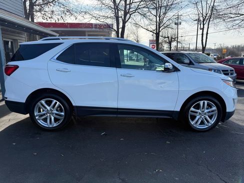 Used 2020 Chevrolet Equinox Premier image 2
