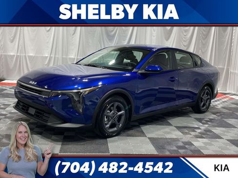 New 2026 Kia K4 LXS FWD image 1