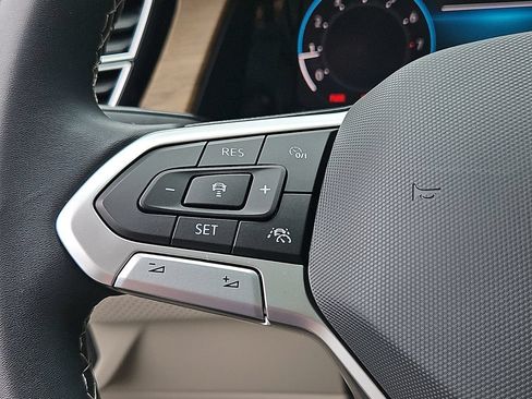 Certified 2024 Volkswagen Atlas SE w/ Panoramic Sunroof Package AWD/4WD image 24