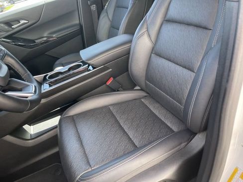 Used 2025 Chevrolet Equinox LT w/ Convenience Package II AWD/4WD image 11