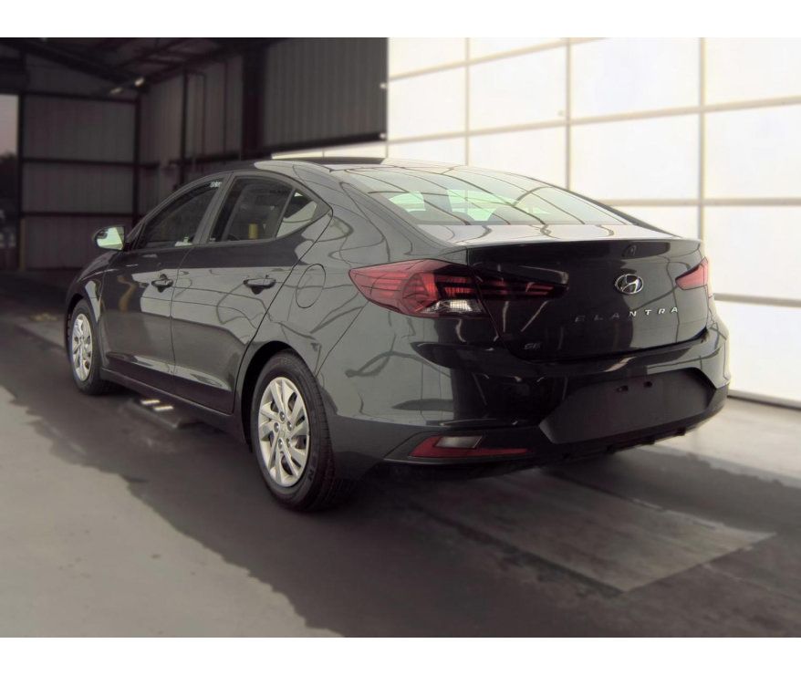 Used 2020 Hyundai Elantra SE FWD image 8