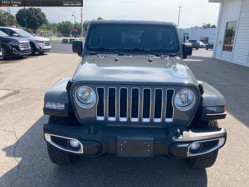 Used 2021 Jeep Wrangler Unlimited Sahara w/ Uconnect 4C Nav & Sound Group AWD/4WD image 2