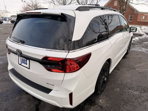 Certified 2025 Honda Odyssey Elite image 3