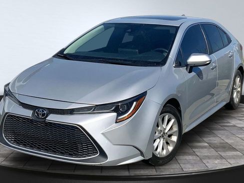 Used 2021 Toyota Corolla XLE image 1