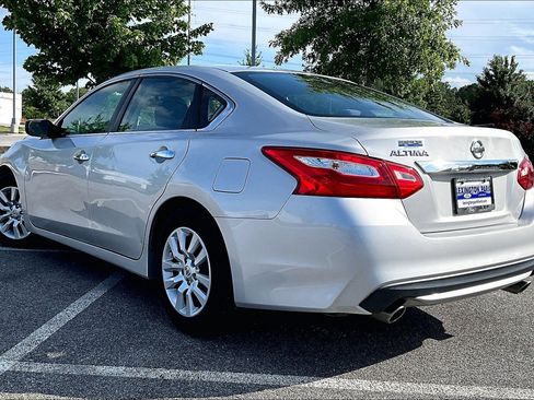 Used 2017 Nissan Altima 2.5 S w/ Power Driver Seat Package FWD image 6