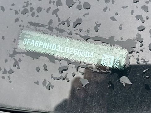 Used 2020 Ford Fusion SE w/ Equipment Group 151A image 3