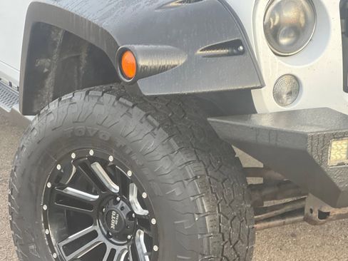 Used 2014 Jeep Wrangler Unlimited Sahara w/ Connectivity Group image 26