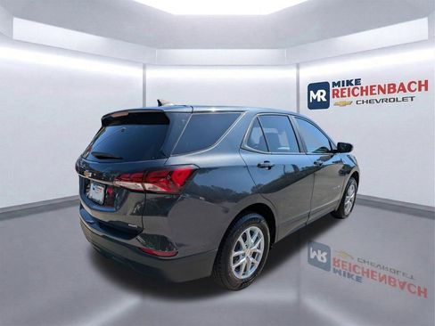 Used 2022 Chevrolet Equinox LS w/ LS Convenience Package image 4