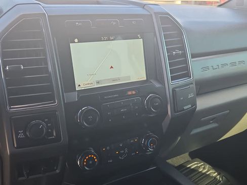 Used 2019 Ford F250 XLT w/ XLT Premium Package image 29