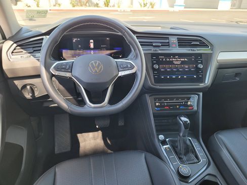 Used 2023 Volkswagen Tiguan SE AWD/4WD image 19