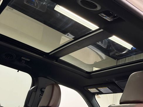 Used 2023 Ford Explorer Platinum w/ Technology Package image 53