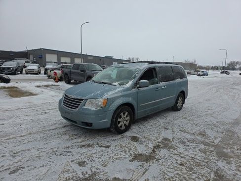 Used 2010 Chrysler Town & Country Touring w/ Heated Seat Group image 5