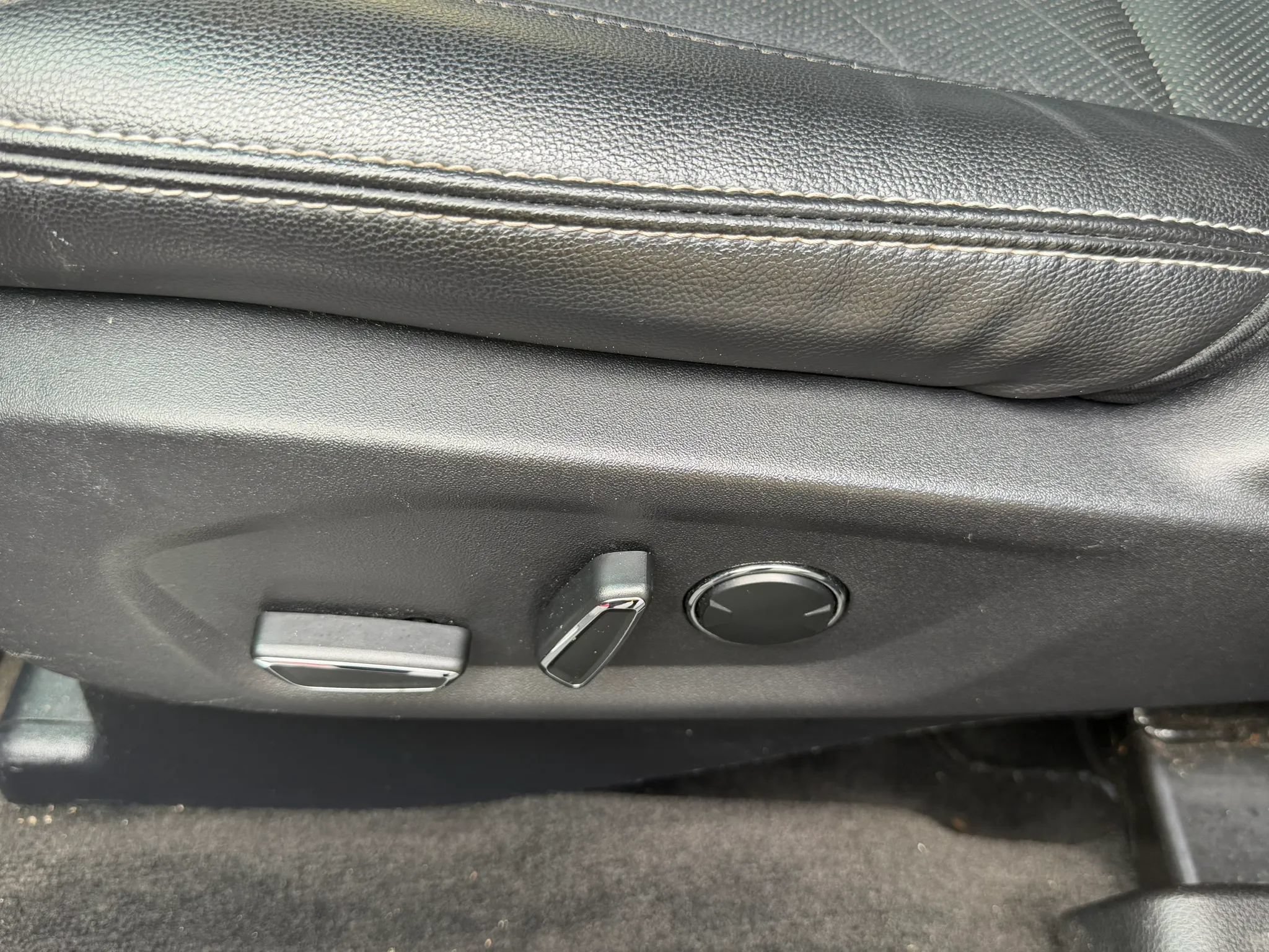 Used 2017 Ford Explorer Limited FWD image 25