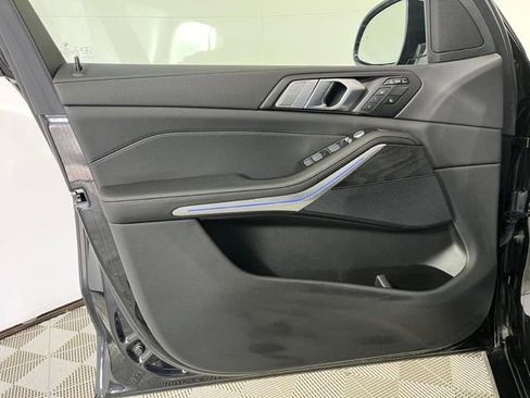 Used 2022 BMW X7 xDrive40i w/ Premium Package AWD/4WD image 10