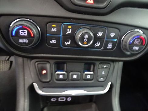 Used 2019 GMC Terrain SLT w/ Preferred Package AWD/4WD image 12