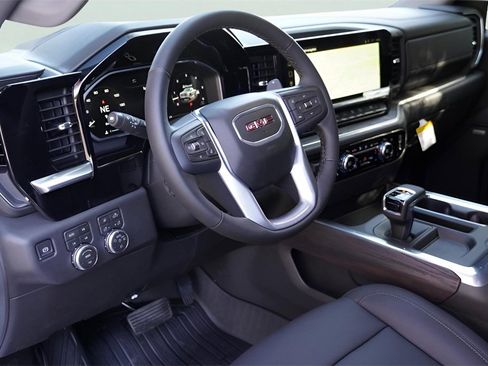 New 2026 GMC Sierra 1500 SLT image 6
