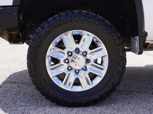 Used 2024 Chevrolet Silverado 2500 High Country w/ Technology Package image 11