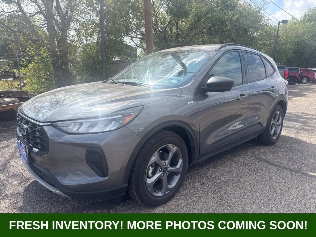 Used 2025 Ford Escape ST-Line FWD image 3