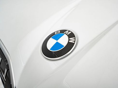 Certified 2025 BMW X3 xDrive30 w/ Premium Package AWD/4WD image 3
