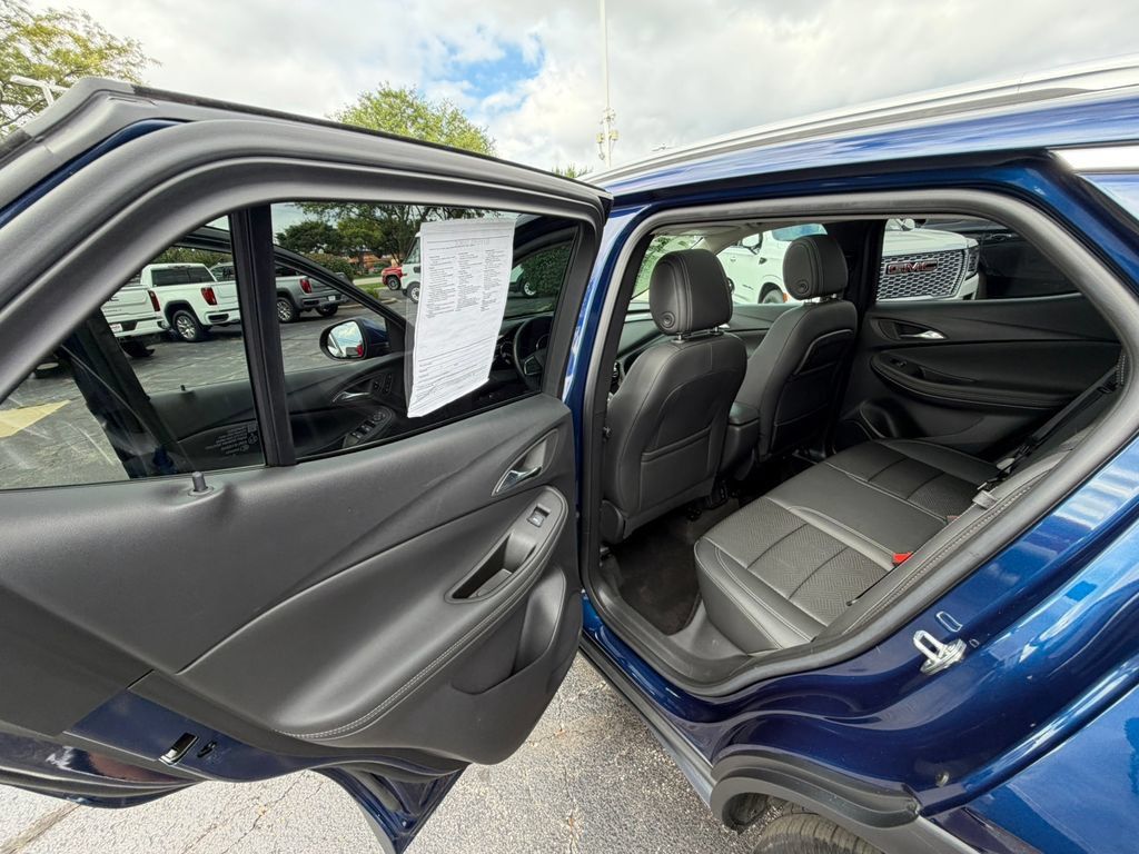 Certified 2023 Buick Encore GX Essence w/ Experience Buick Package FWD image 28