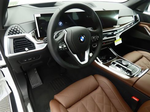 Certified 2026 BMW X5 xDrive40i w/ Premium Package image 10