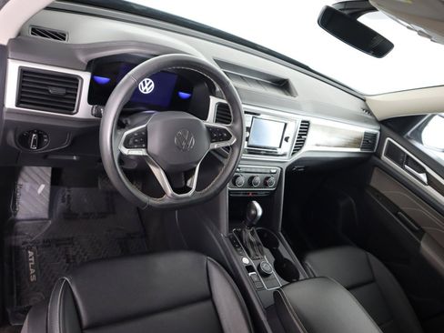 Used 2022 Volkswagen Atlas SE image 16