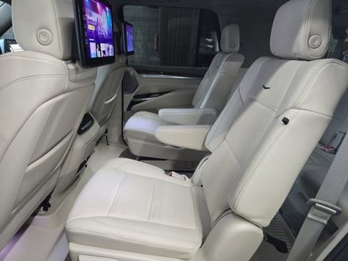 Certified 2025 Cadillac Escalade Sport Platinum w/ LPO, ONYX Package image 15