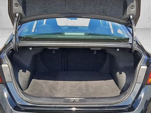 Used 2024 Nissan Altima 2.5 SV FWD image 6