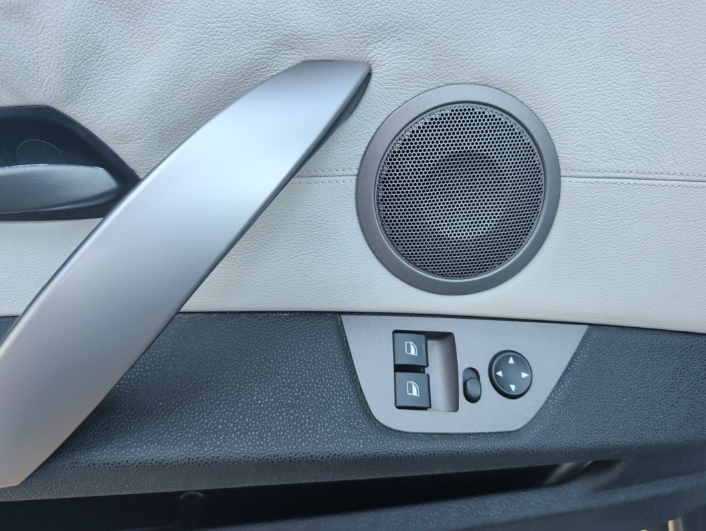 Used 2003 BMW Z4 2.5i RWD image 12