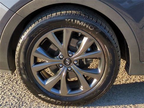 Used 2017 Hyundai Santa Fe Sport image 10