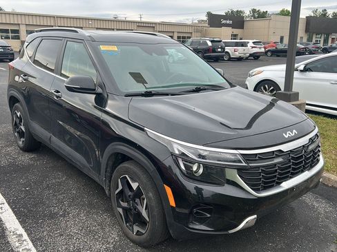 Used 2024 Kia Seltos EX AWD/4WD image 6