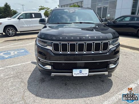 Used 2024 Jeep Wagoneer L Series II w/ Flexible Seating Group AWD/4WD image 9