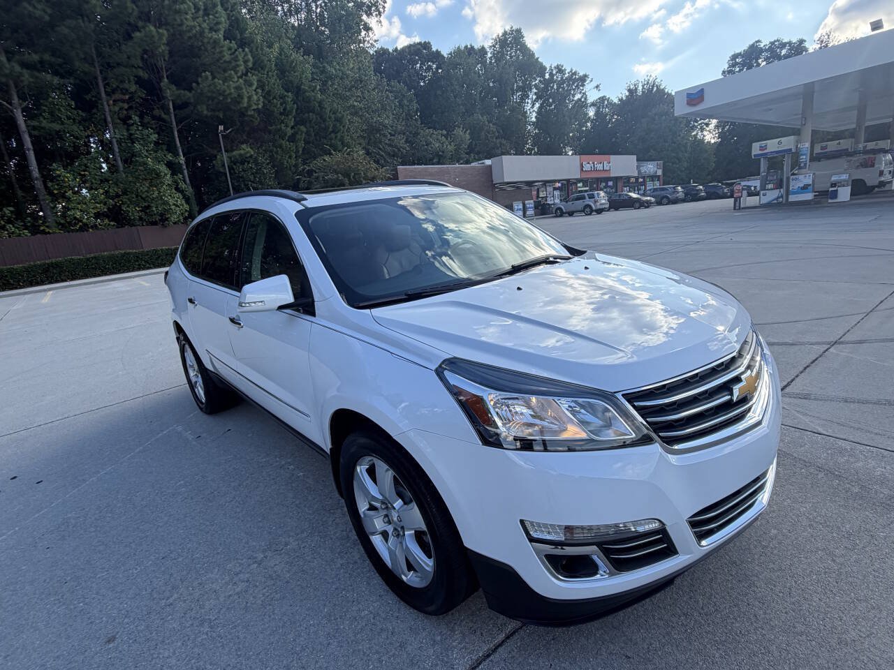 Used 2016 Chevrolet Traverse LTZ AWD/4WD image 29