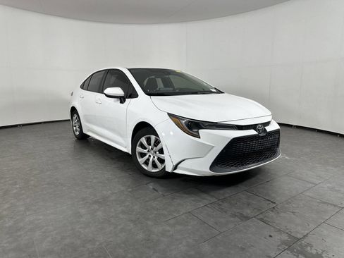 Used 2022 Toyota Corolla LE FWD image 4