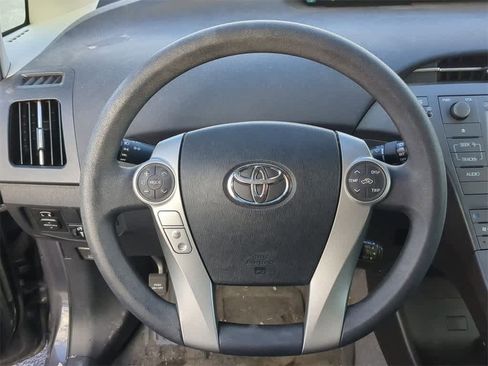Used 2014 Toyota Prius Four image 14