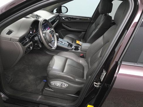 Used 2023 Porsche Macan image 4