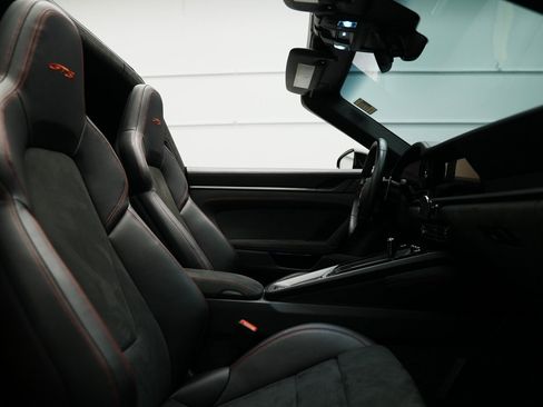 Used 2022 Porsche 911 Targa 4 GTS image 31