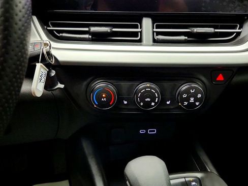 Used 2025 Chevrolet Trax RS w/ Driver Confidence Package FWD image 16